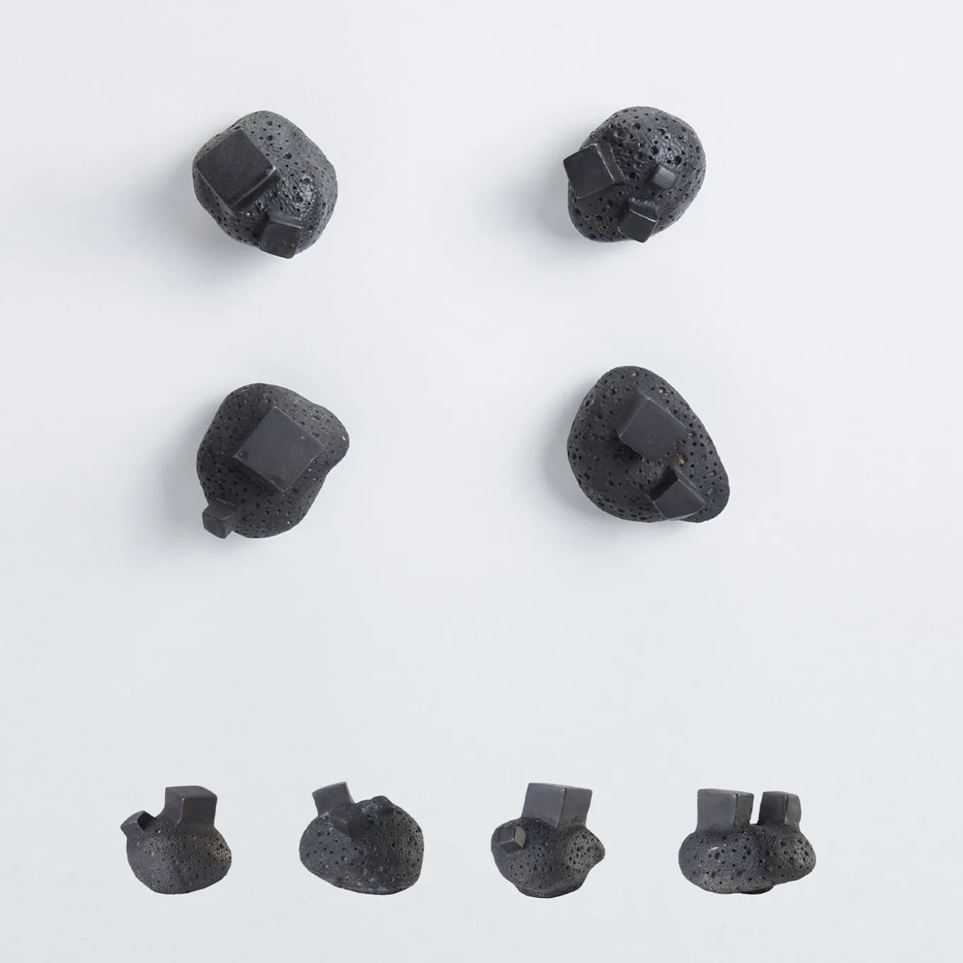 Set di 4 pomelli neri Pietra #1 di Nicole Valenti