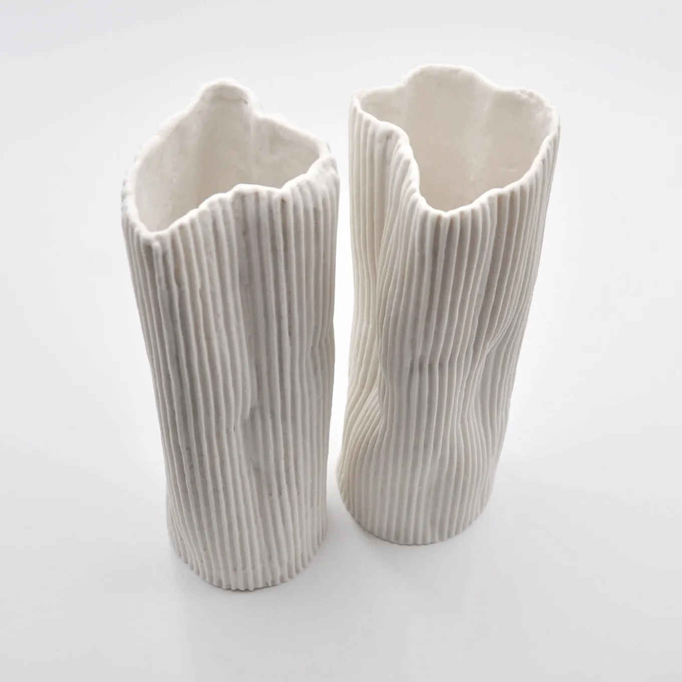 Set di 2 vasi decorativi "Paesaggio 19 #2" di Nino Basso bianchi