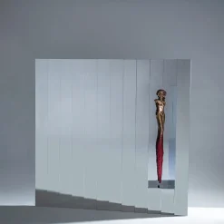 Specchio da parete Mirage con scultura in bronzo e acciaio argento