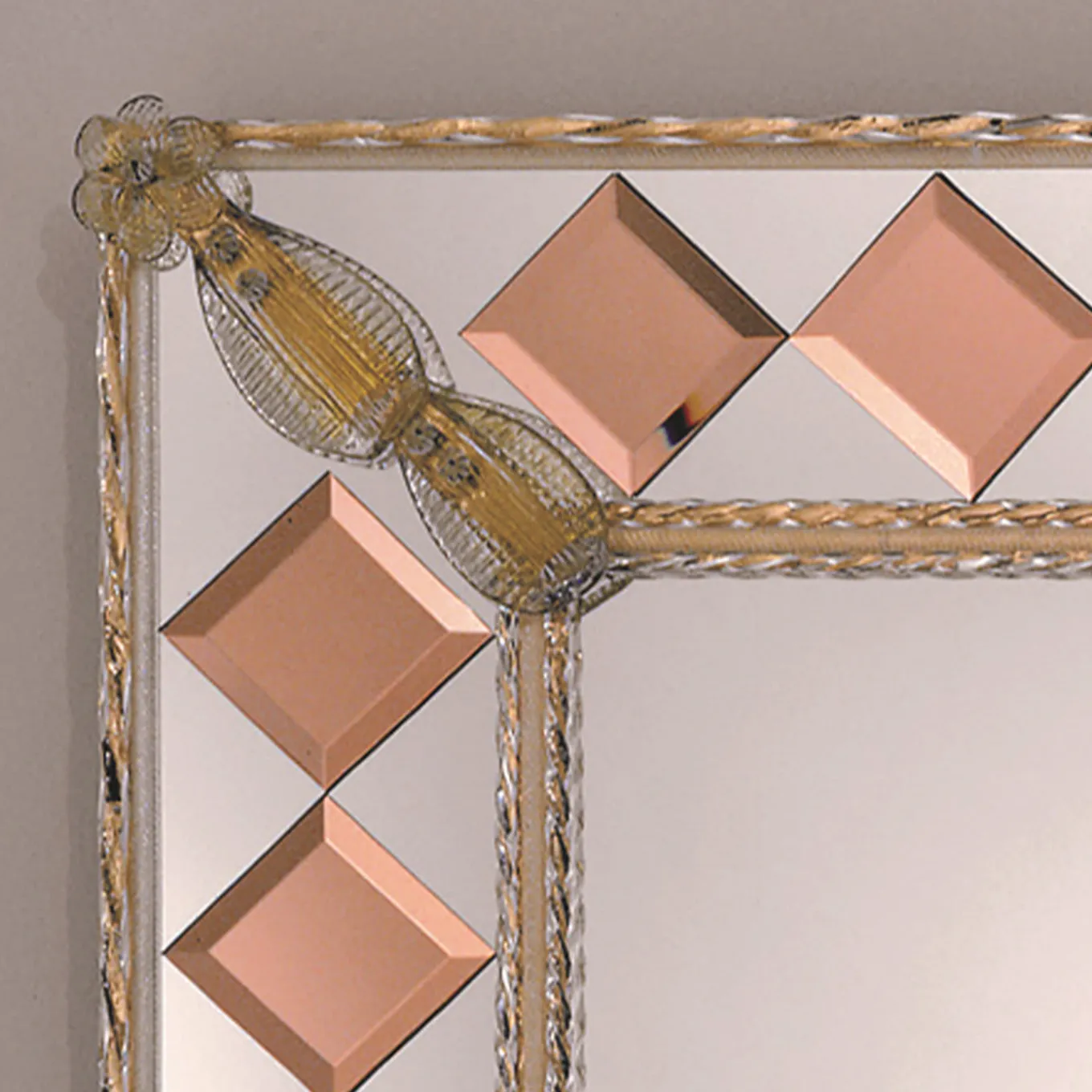 Specchio in vetro di Murano Conterie Pink Squares
