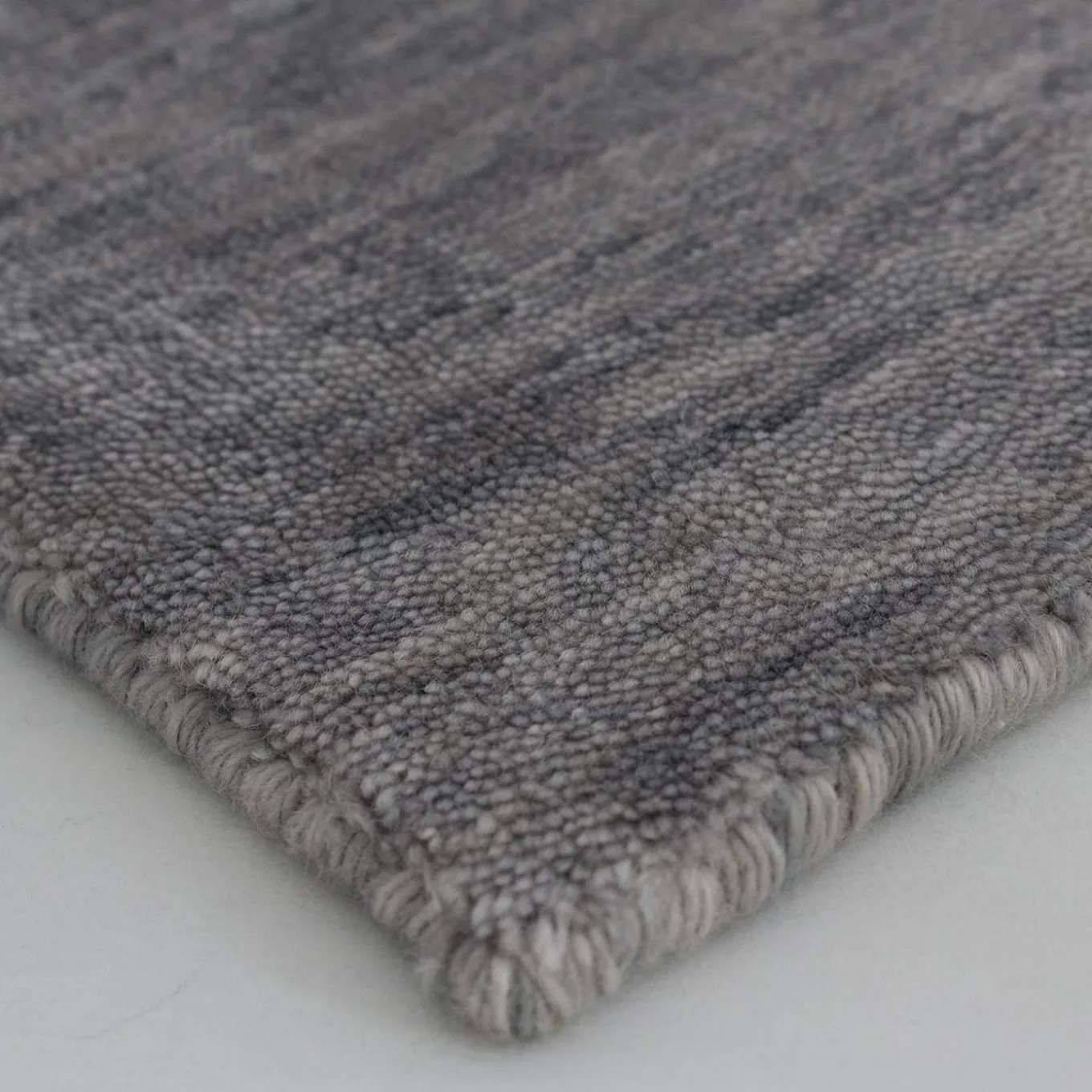 Tappeto Bamboo Shaded rettangolare in seta di bamboo Grigio