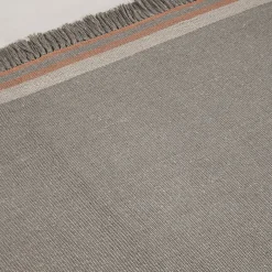 Tappeto Coco Taupe in PET riciclato In&Outdoor di Carlotta Fortuna