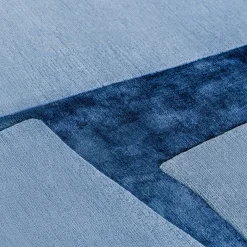Tappeto Lettera Aperta Annodato a Mano in Tessuto Blu