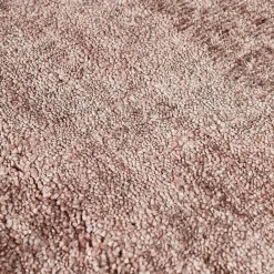 Tappeto Pure Powder in seta di bambù rosa
