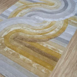 Tappeto Tinted Tango Dark Amber Gold & White trapuntato a mano