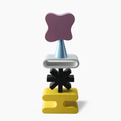 Totem giallo e rosa di Karim Rashid