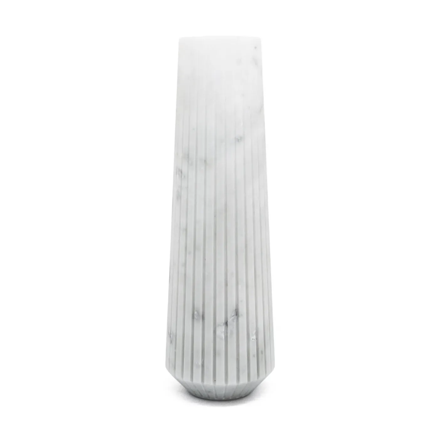Vaso alto in marmo bianco di Carrara di Jacopo Simonetti