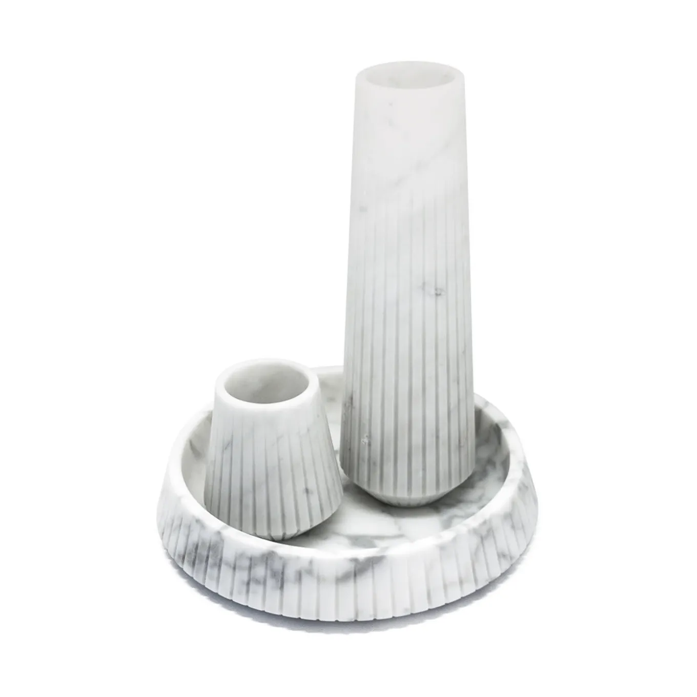 Vaso alto in marmo bianco di Carrara di Jacopo Simonetti