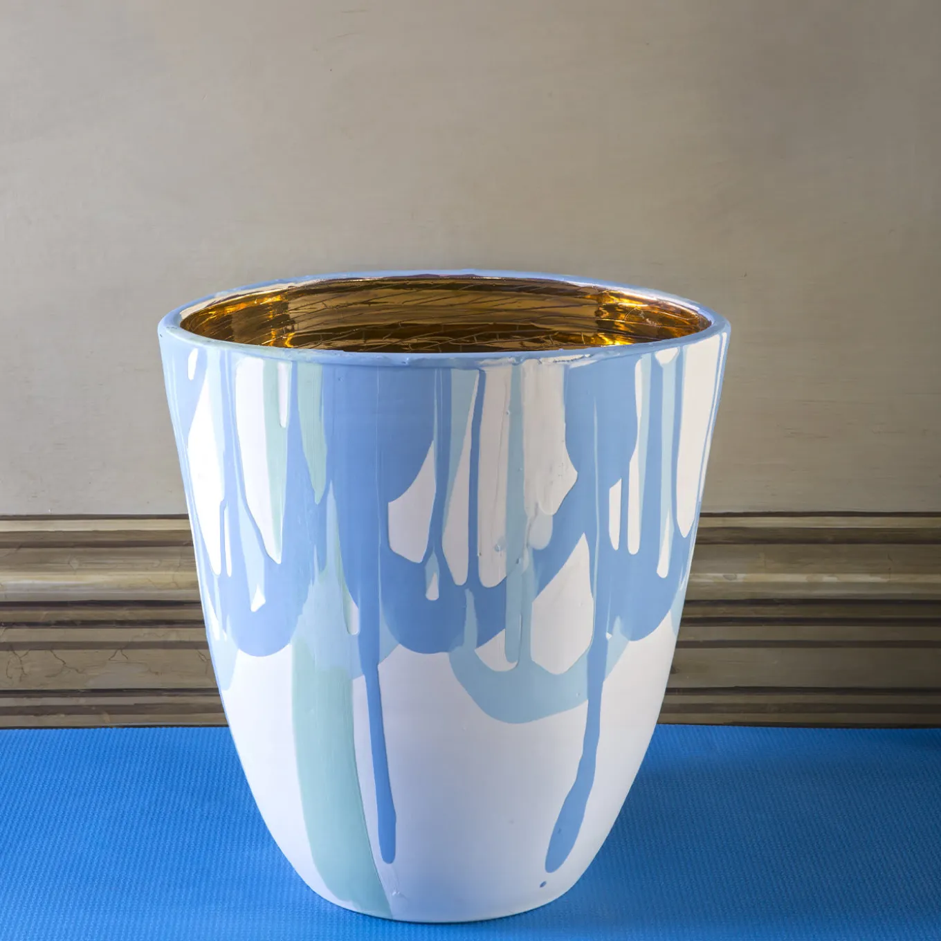 Vaso azzurro e oro