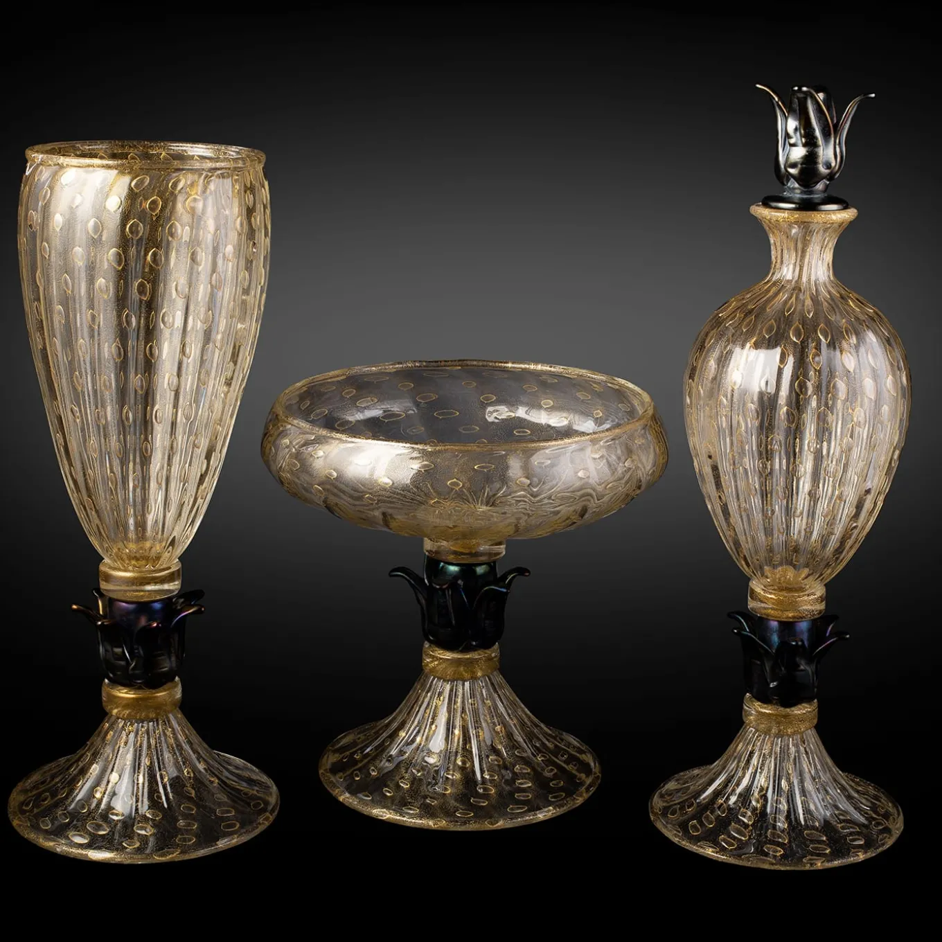 Vaso con piede nero e oro 24 carati
