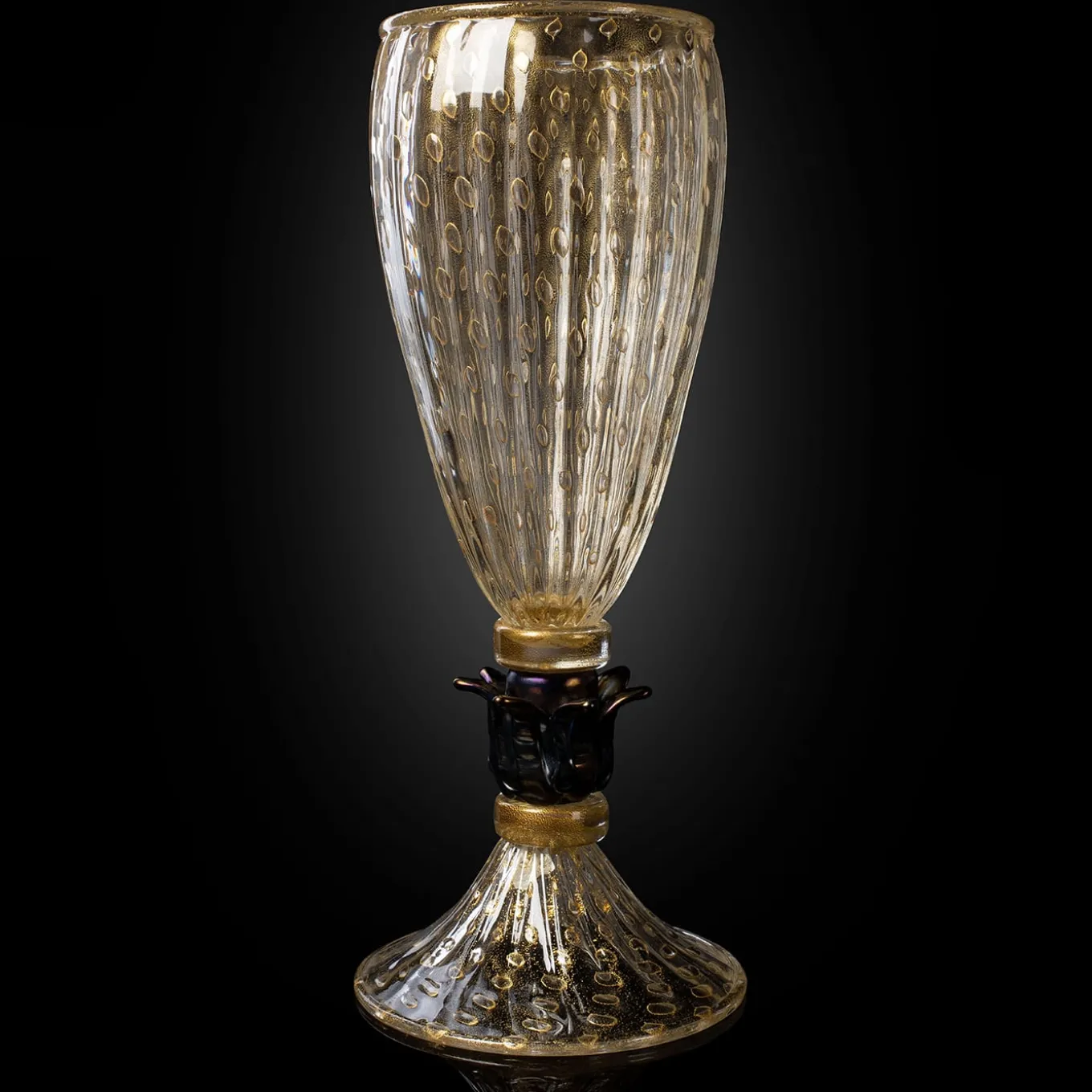 Vaso con piede nero e oro 24 carati