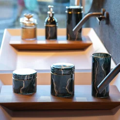 Vaso di vetro basso nero ispirato al marmo di Portoro con coperchio