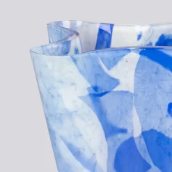 Vaso di vetro blu a secchiello