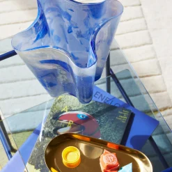 Vaso di vetro blu a secchiello