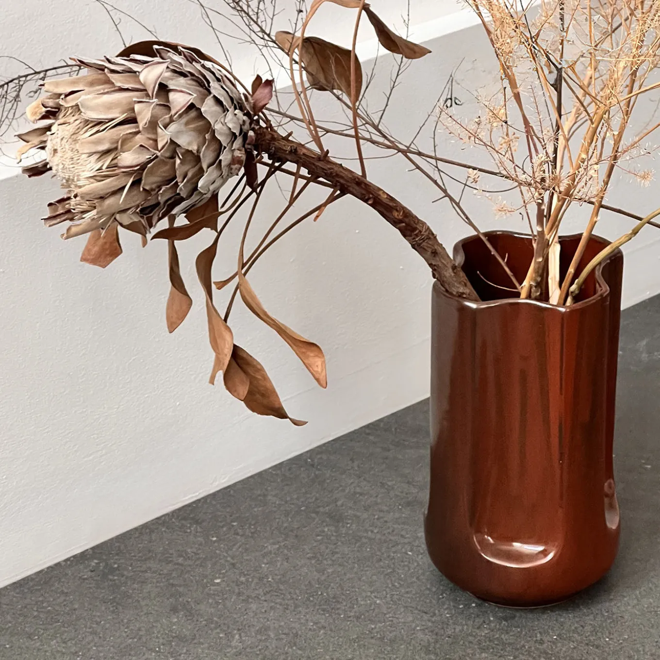 Vaso Giuseppe Auburn in ceramica smaltata Mattone Lucido