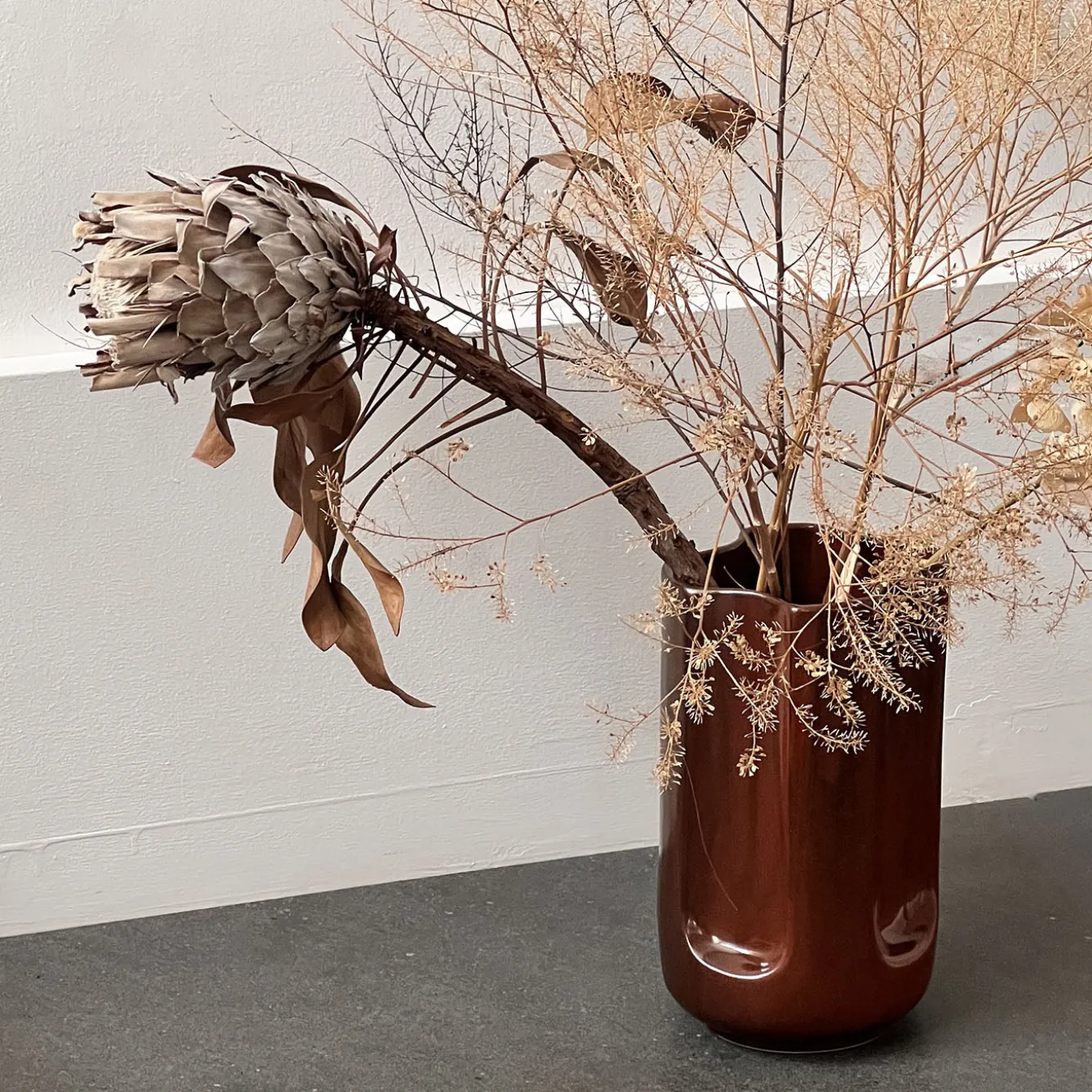 Vaso Giuseppe Auburn in ceramica smaltata Mattone Lucido