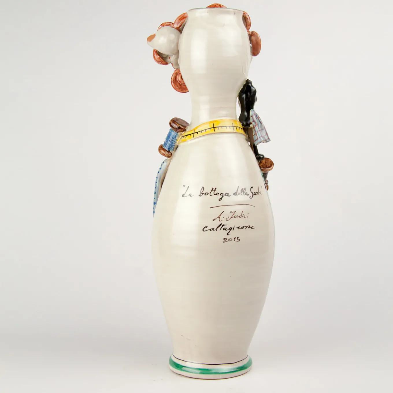 Vaso in ceramica The Seamstress