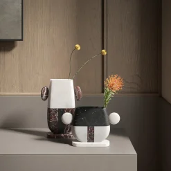 Vaso in marmo multicolore Tacca di Matteo Cibic