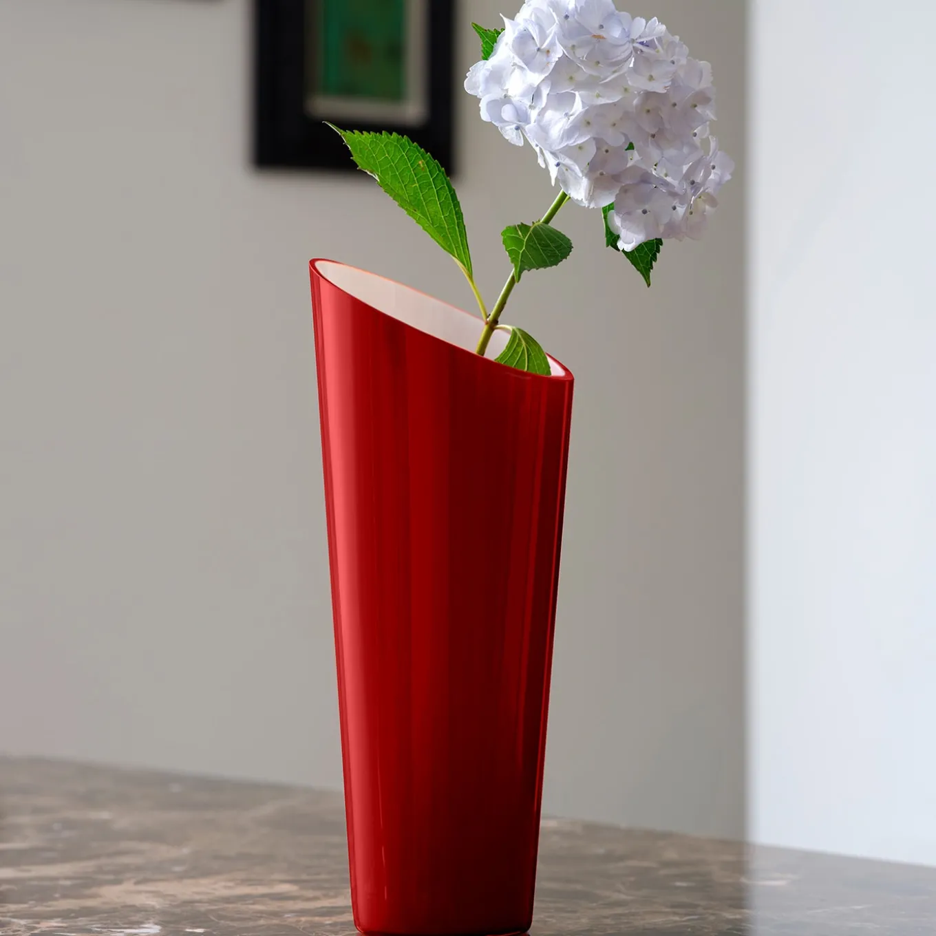 Vaso in Vetro Rosso e Milkwhite Orizzonte Oblique