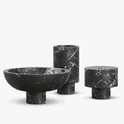 Vaso Inside Out Black Marquina di Karen Chekerdjian