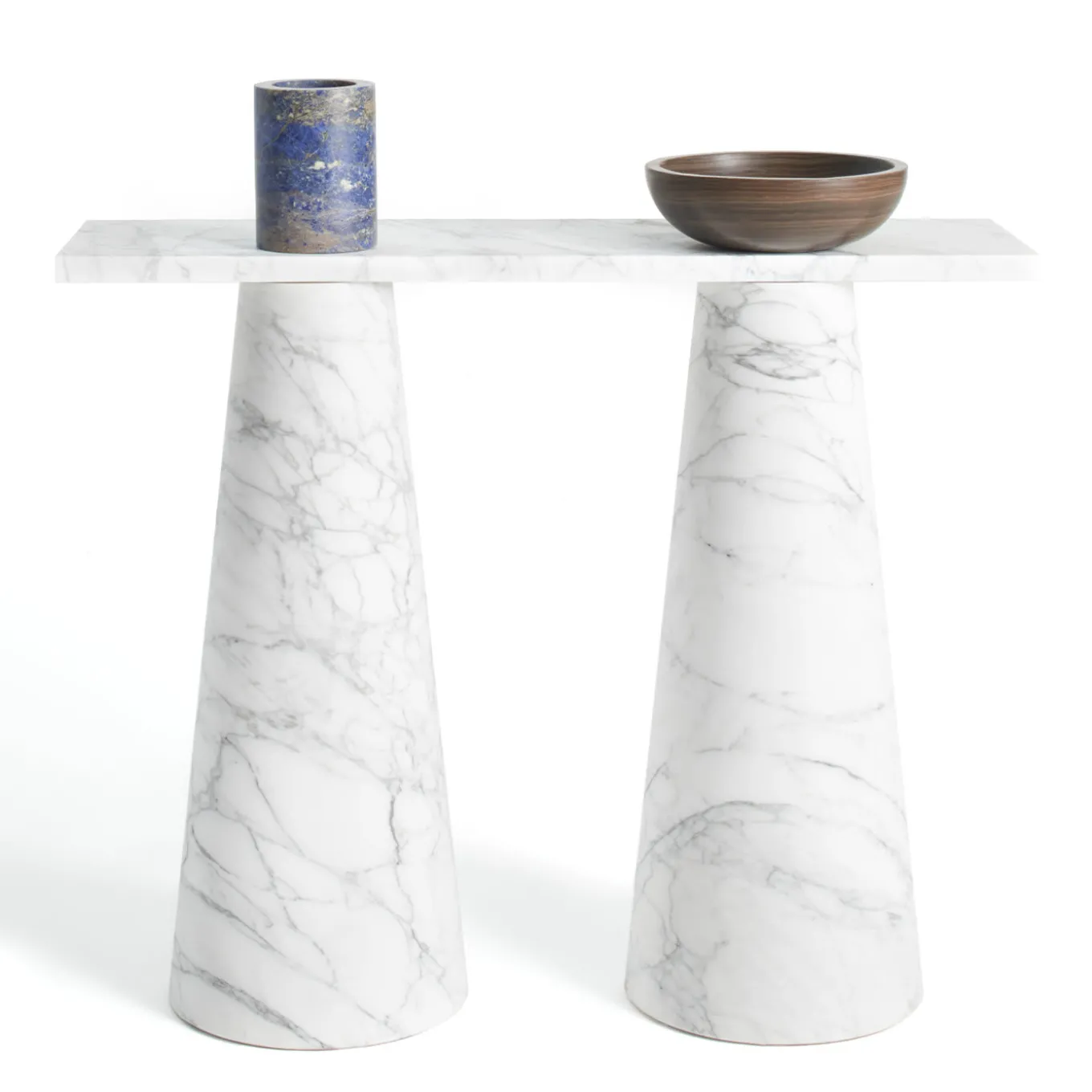Vaso Inside Out in sodalite blu di Karen Chekerdjian