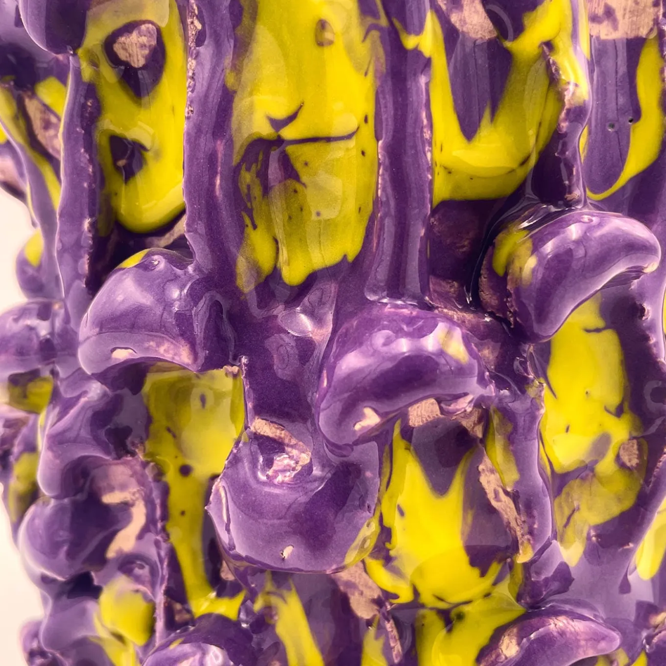 Vaso Onda in velluto viola e giallo limone