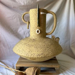 Vaso Origine Archetipa Abitata in Ceramica della Collezione Emozionale