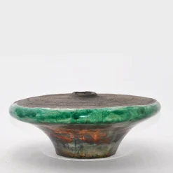 Vaso scultura rotondo in raku Intorno al Cerchio di Nino Basso
