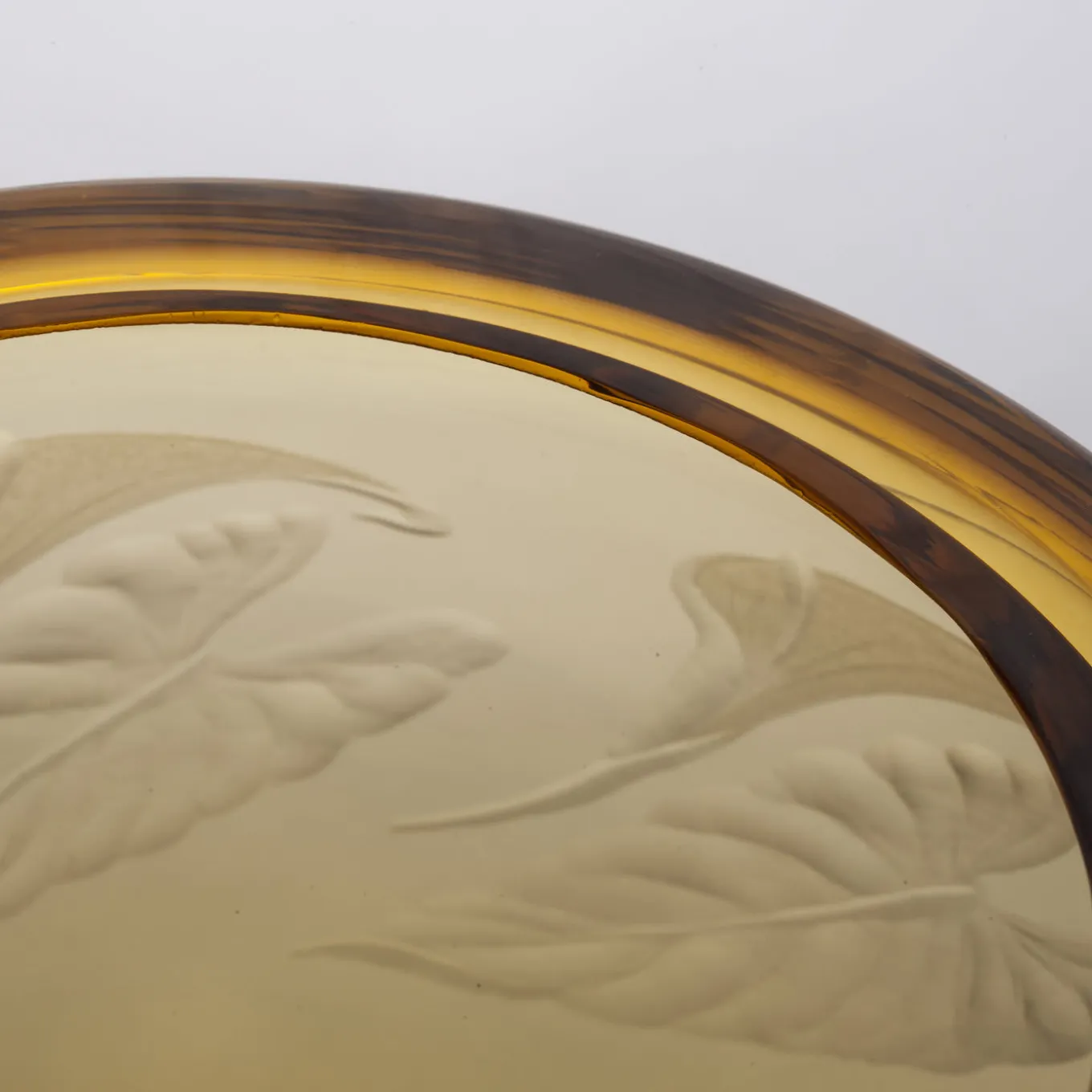 Vaso sferico con gigli