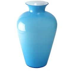 Vaso turchese simile a un'anfora