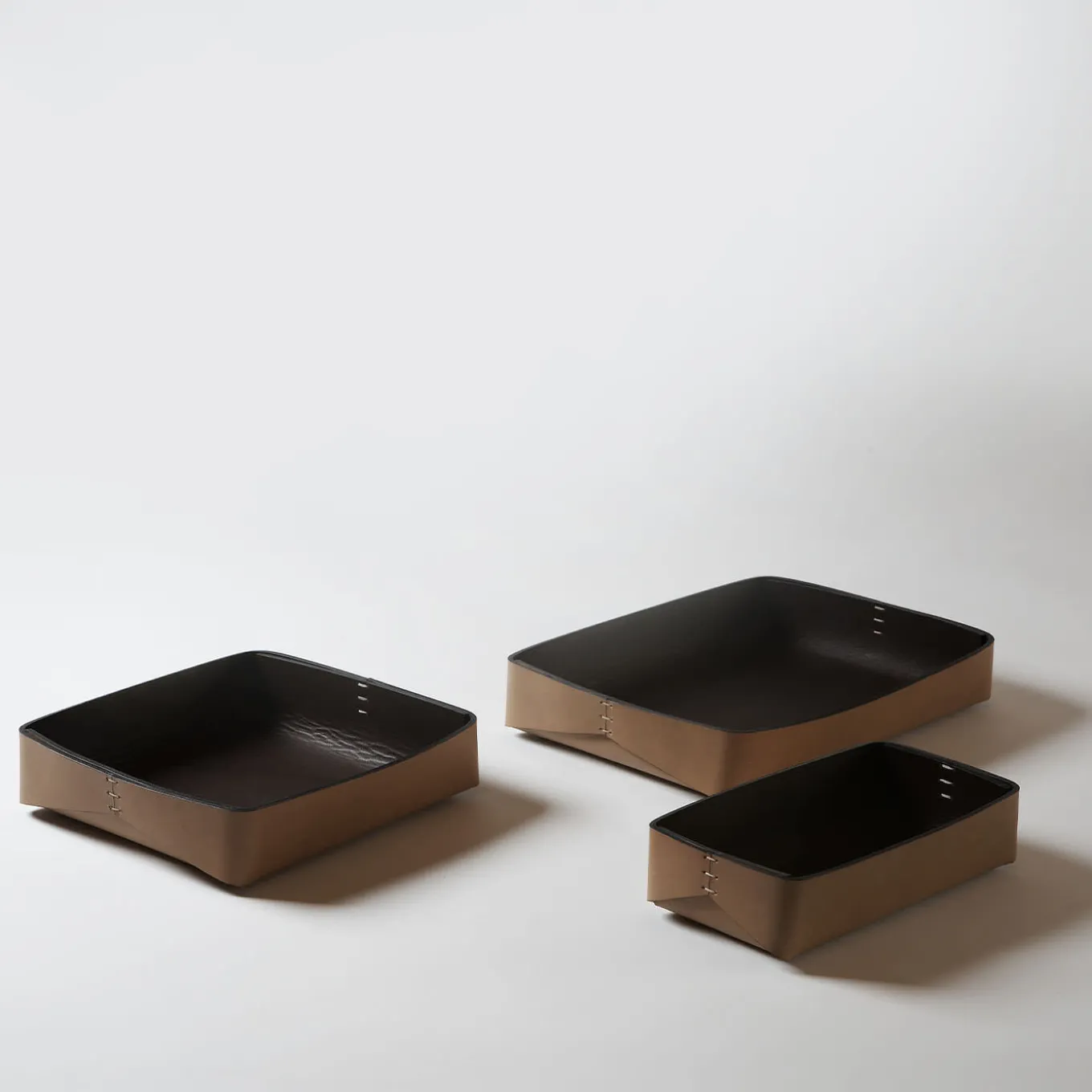 Vide Poche quadrata grande Regular di Oscar Maschera